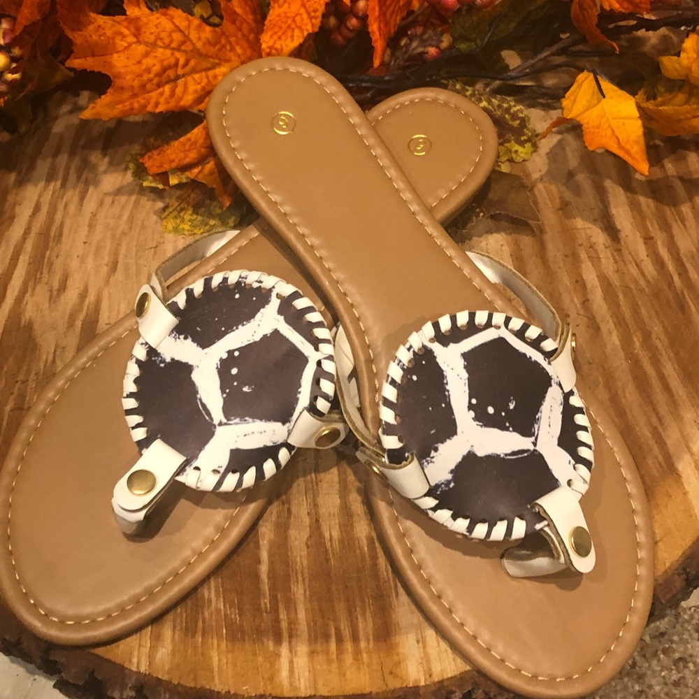 NEW‼️⚽️🏈Sports Sandals Football Soccer mom - Picture 2 of 2